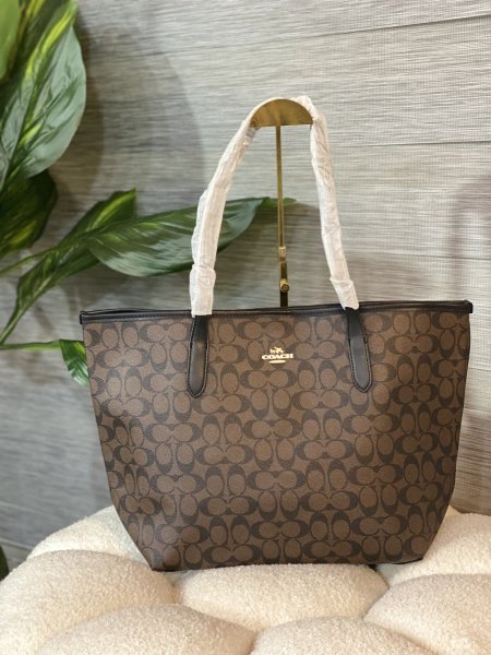 حقيبة كوتش مختومة ماستر كوبي حجم كبير مع علبة ✨